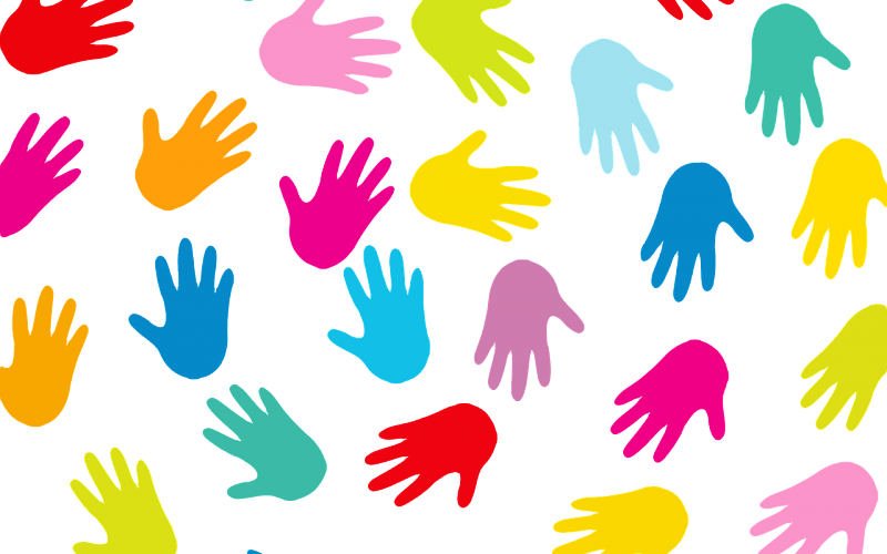 mains colorées